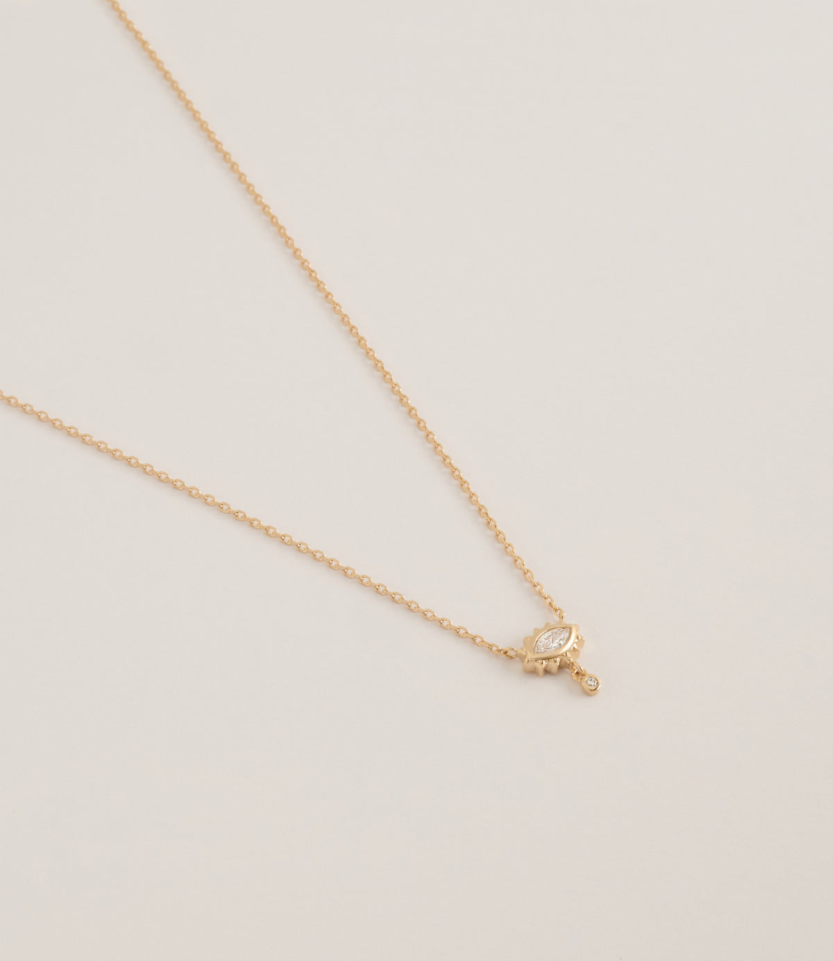 Collier Sina